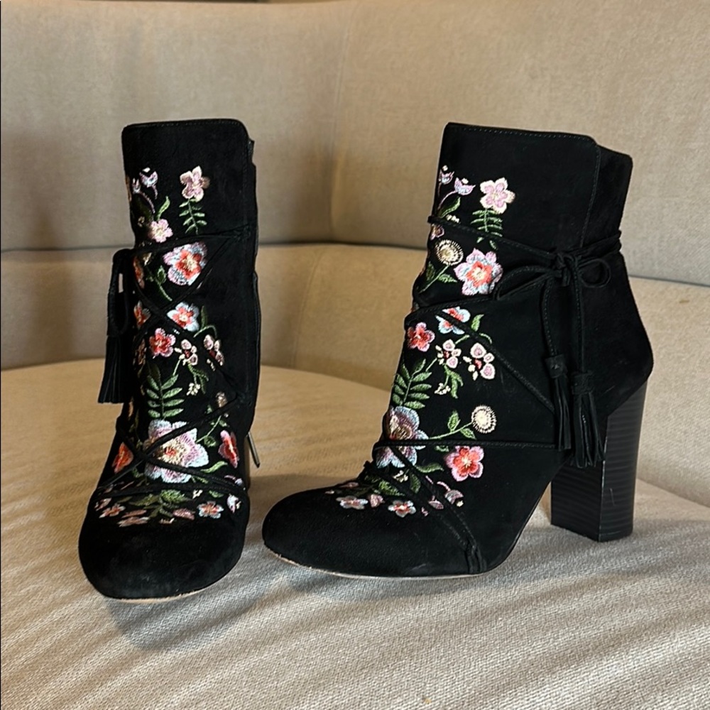 💕 Sam Edelman Black Suede Winnie💕